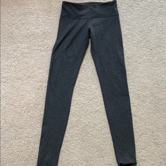 lululemon athletica Pants - Lululemon Grey Luon Wunder Unders size 4